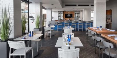 Breakfast, dining, and bar at Sonesta Fort Lauderdale Beach.