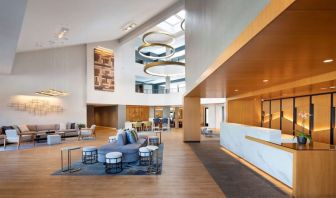 Lobby and lounge area at Sonesta Silicon Valley.