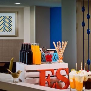 Food and beverage at Sonesta ES Suites Cincinnati - Blue Ash.