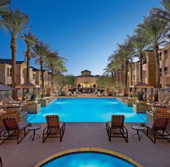 Luxurious outdoor pool at Sonesta Suites Scottsdale Gainey Ranch.