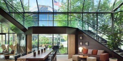 Lobby and coworking space at Sonesta Irvine.