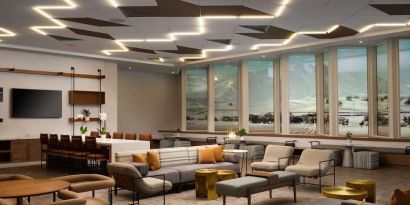 Cozy lobby and lounge at Sonesta Irvine.