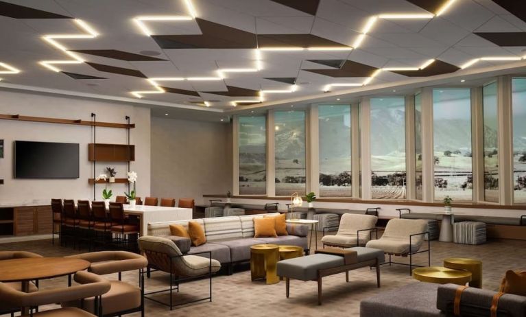 Cozy lobby and lounge at Sonesta Irvine.