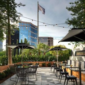 Outdoor seating area at Sonesta Irvine.