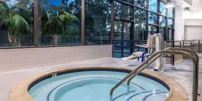 Small indoor pool at Sonesta Irvine.