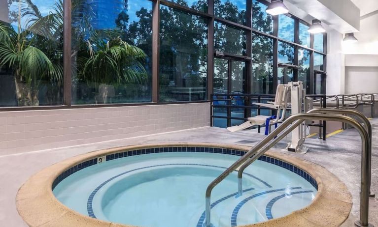 Small indoor pool at Sonesta Irvine.