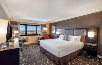 Day use room with natural light at Sonesta Los Angeles Airport LAX.