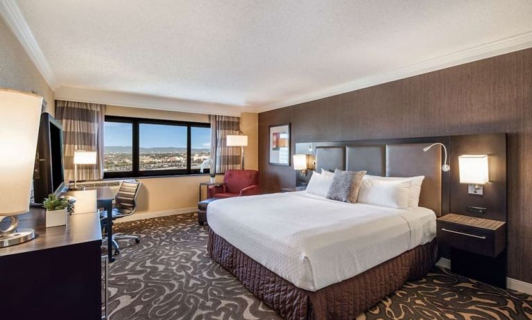 Day use room with natural light at Sonesta Los Angeles Airport LAX.