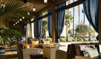 Relaxing dining and coworking space at Sonesta Redondo Beach & Marina.