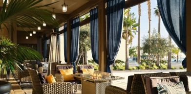 Relaxing dining and coworking space at Sonesta Redondo Beach & Marina.