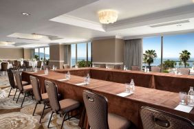 Professional meeting room at Sonesta Redondo Beach & Marina.