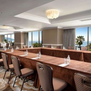 Professional meeting room at Sonesta Redondo Beach & Marina.