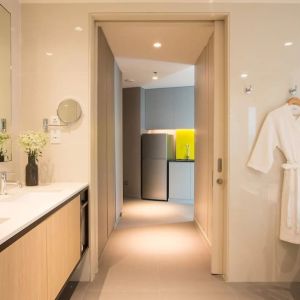 Spacious guet bathroom at Modena By Fraser Bangkok.