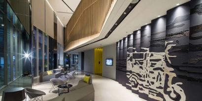 Lobby and lounge area at Modena By Fraser Bangkok.