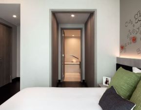 King room with private bathroom at Fraser Place Setiabudi Jakarta.