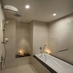 Private guest bathroom at Fraser Place Setiabudi Jakarta.