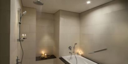 Private guest bathroom at Fraser Place Setiabudi Jakarta.