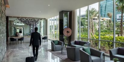 Lobby and lounge at Fraser Place Setiabudi Jakarta.