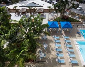 Pool area at Sonesta Miami Airport.