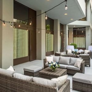 Outdoor terrace and seating area at Sonesta White Plains Downtown.