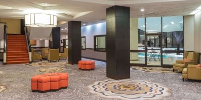 Lobby and lounge at Sonesta White Plains Downtown.