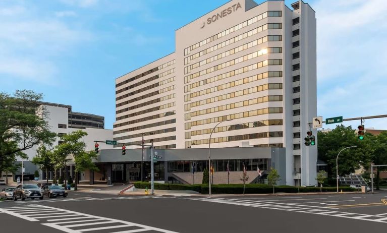 Hotel exterior at Sonesta White Plains Downtown.