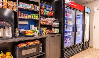 Snack bar at Sonesta Simply Suites Oklahoma City Airport.