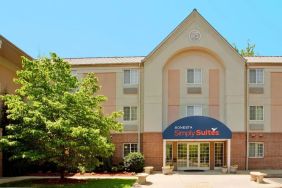 Hotel exterior at Sonesta Simply Suites Hampton.