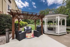 Outdoor terrace at Sonesta Simply Suites Hampton.