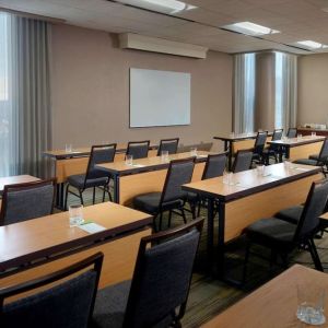 Meeting space at Sonesta Select Atlanta Cumberland Galleria.
