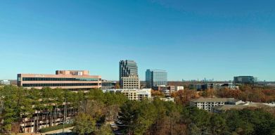 Hotel exterior at Sonesta Select Atlanta Cumberland Galleria.
