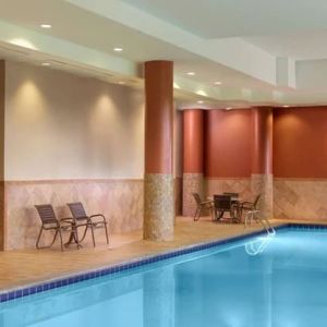 Indoor pool at Sonesta Select Atlanta Cumberland Galleria.
