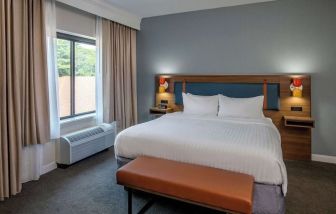 Day use room at Sonesta Select Boston Foxborough Mansfield.