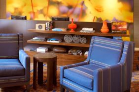 Lobby and lounge at Sonesta Select Detroit Auburn Hills.