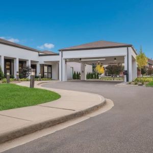 Hotel exterior at Sonesta Select Detroit Auburn Hills.