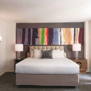 King day use room at The Fifty Sonesta Select New York.