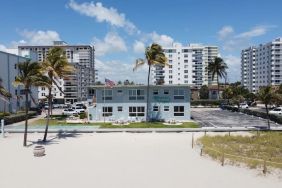 Hotel with beach access at Shore View Hotel.