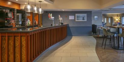 Bar and lounge at DoubleTree By Hilton Oxford Belfry.