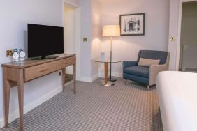 King room with TV at DoubleTree By Hilton Oxford Belfry.