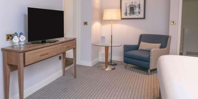 King room with TV at DoubleTree By Hilton Oxford Belfry.