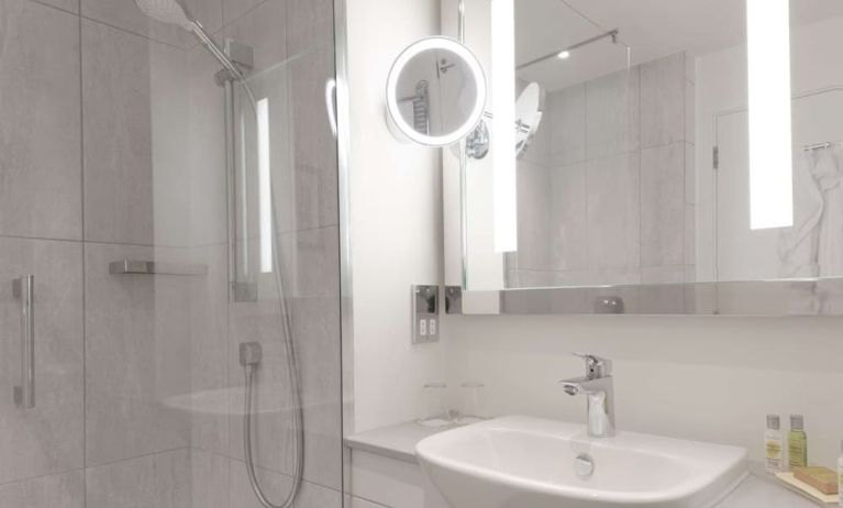 Guest bathroom with shower at DoubleTree By Hilton Oxford Belfry.