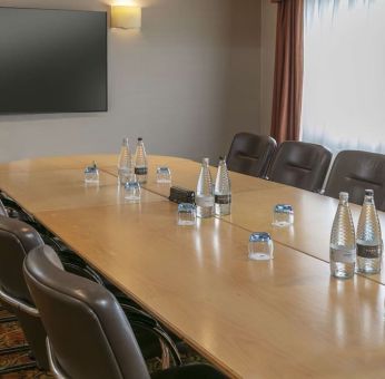 Meeting room at DoubleTree By Hilton Oxford Belfry.