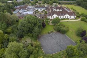 Tennis court at DoubleTree By Hilton Oxford Belfry.