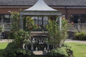 Outdoor courtyard at DoubleTree By Hilton Oxford Belfry.