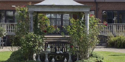 Outdoor courtyard at DoubleTree By Hilton Oxford Belfry.