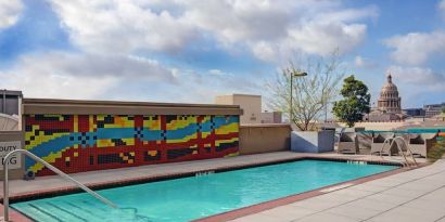 Outdoor pool at Hampton Inn & Suites Austin @ The UniversityCapitol.