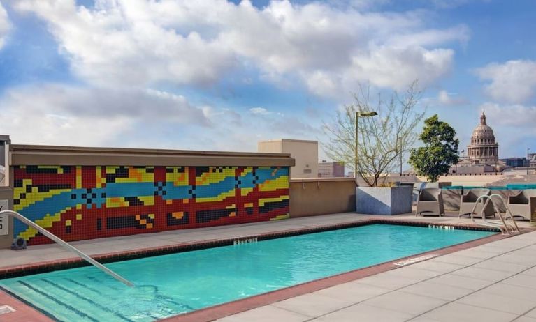 Outdoor pool at Hampton Inn & Suites Austin @ The UniversityCapitol.