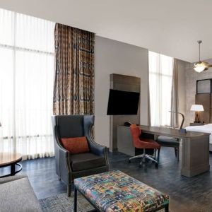 Day use room with natural light at Hampton Inn & Suites Austin @ The UniversityCapitol.