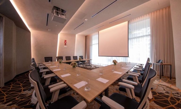 Meeting room at Hilton Garden Inn Lima Miraflores.