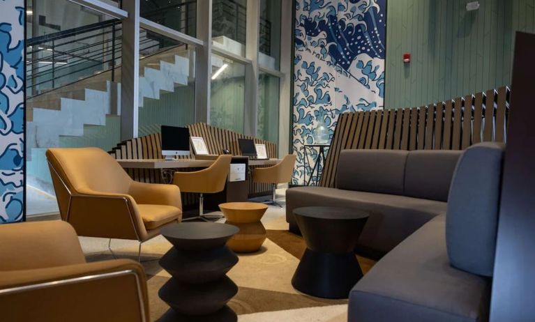 Coworking space and lounge at Hilton Garden Inn Lima Miraflores.